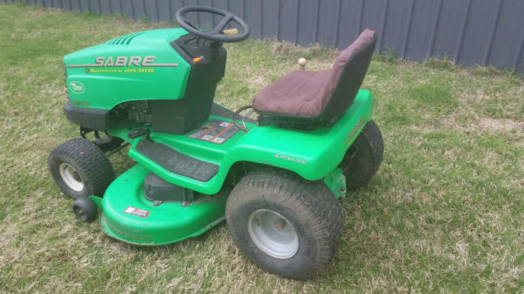 John Deere Sabre 15 5 HP 42 Deck Lawnmower YouTube